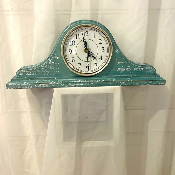Mantel clock was Upcycled, I sanded, painted, stamped &  waxed. Working condit’n - Picture 2 of 7